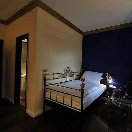 Bob W Mitte 4* Berlin