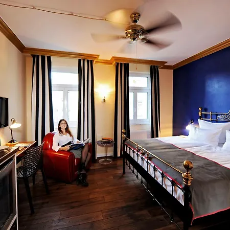 Bob W Mitte Aparthotel 4*