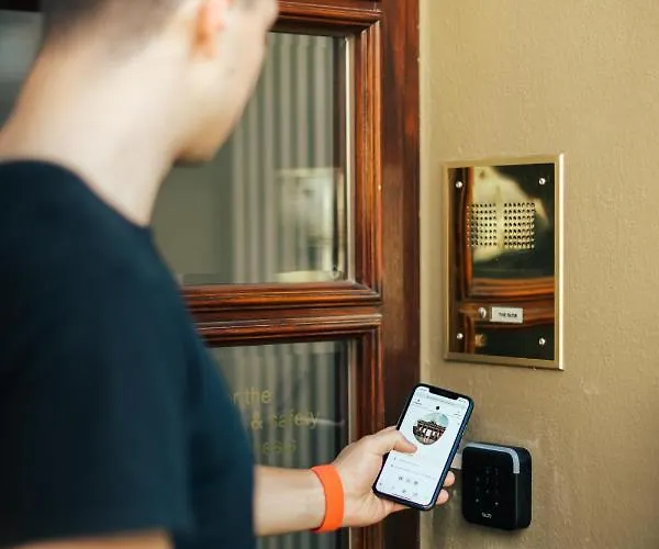 Bob W Mitte Берлин